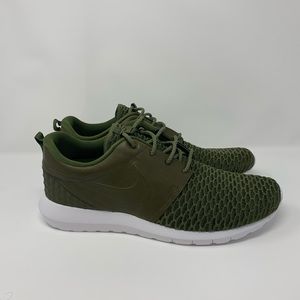 Nike Flyknit Racer Rough Green Size 11.5 Men’s